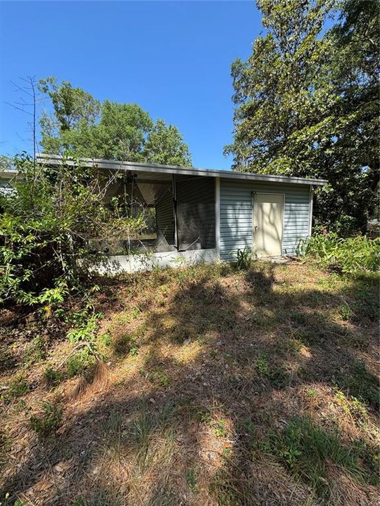 合同活跃: $169,900 (3 贝兹, 2 浴室, 1404 平方英尺)