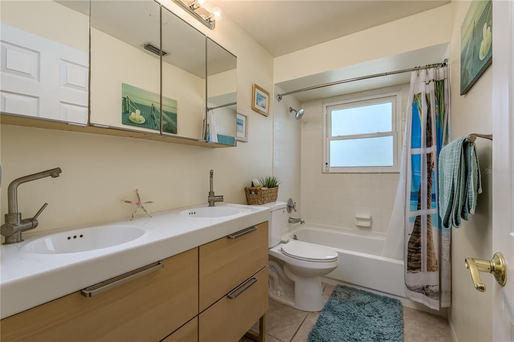 На продажу: $1,599,000 (3 спален, 3 ванн, 1955 Квадратных фут)