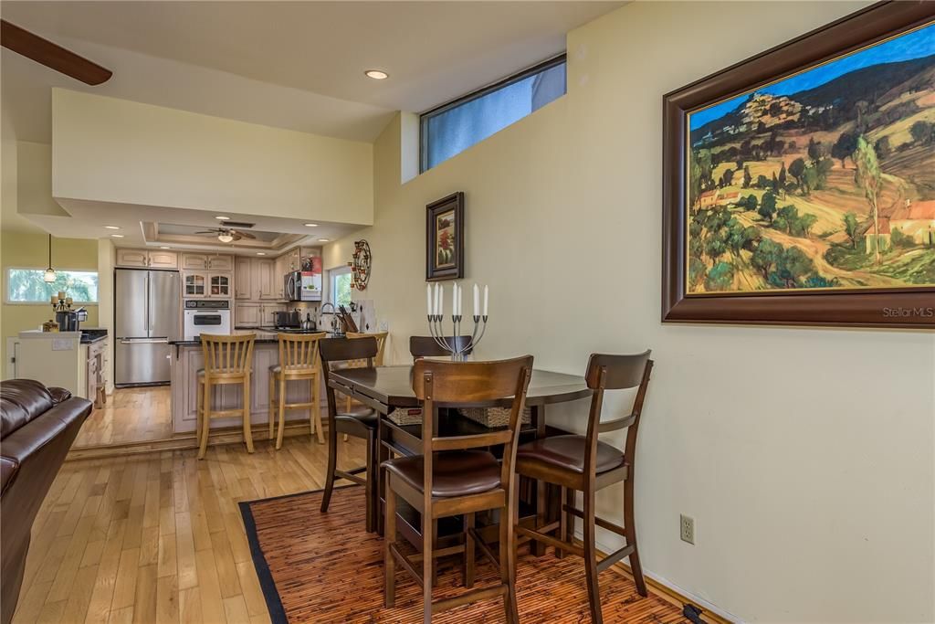 На продажу: $1,599,000 (3 спален, 3 ванн, 1955 Квадратных фут)