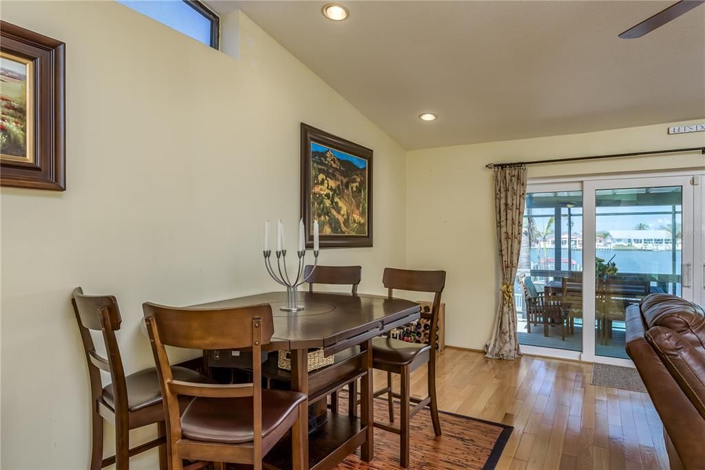 На продажу: $1,599,000 (3 спален, 3 ванн, 1955 Квадратных фут)