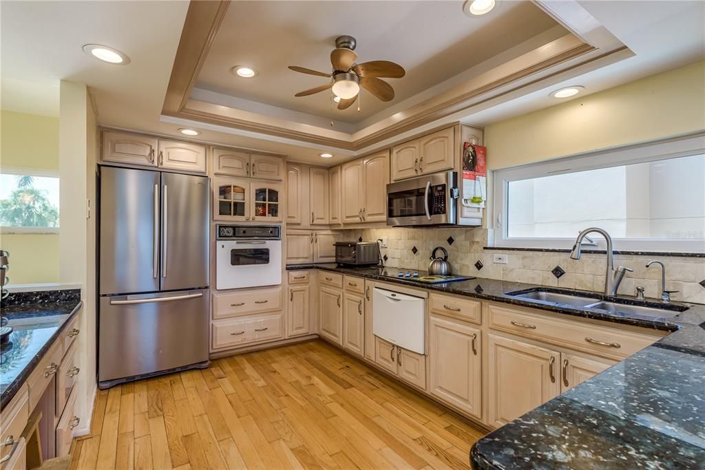 На продажу: $1,599,000 (3 спален, 3 ванн, 1955 Квадратных фут)