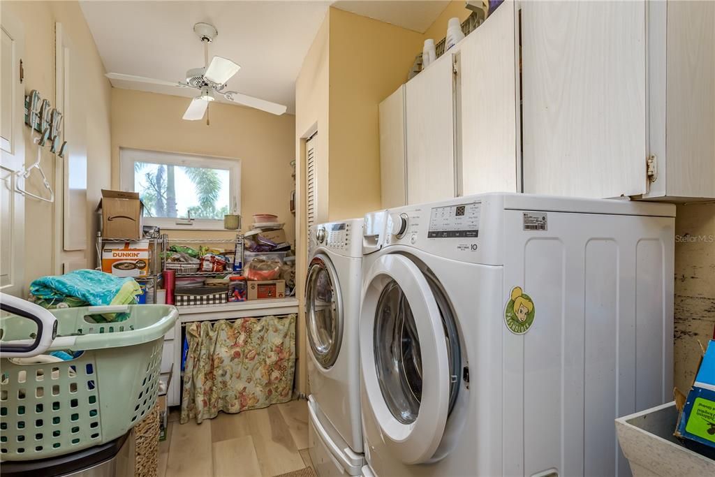 На продажу: $1,599,000 (3 спален, 3 ванн, 1955 Квадратных фут)