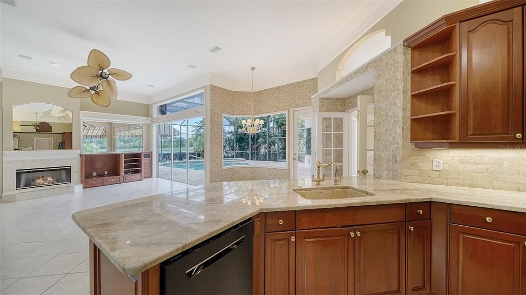 Под контрактом: $1,050,000 (3 спален, 3 ванн, 3021 Квадратных фут)