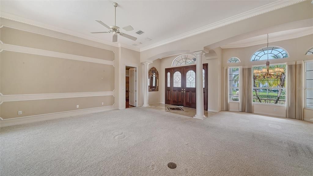 Под контрактом: $1,050,000 (3 спален, 3 ванн, 3021 Квадратных фут)