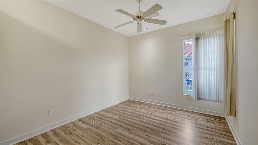 Под контрактом: $1,050,000 (3 спален, 3 ванн, 3021 Квадратных фут)