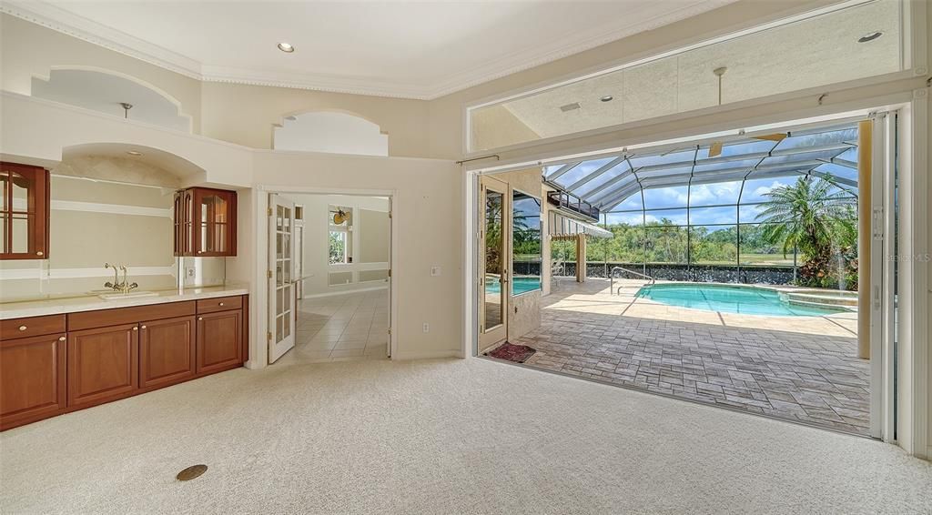 Под контрактом: $1,050,000 (3 спален, 3 ванн, 3021 Квадратных фут)