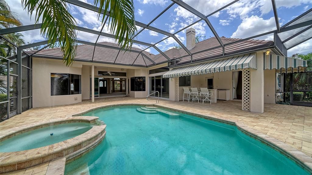 Под контрактом: $1,050,000 (3 спален, 3 ванн, 3021 Квадратных фут)