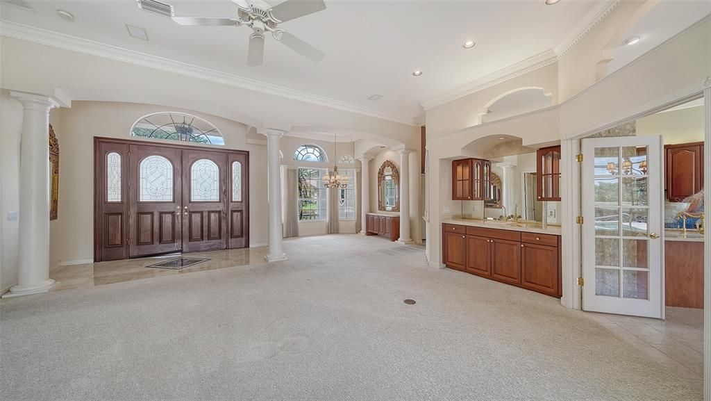 Под контрактом: $1,050,000 (3 спален, 3 ванн, 3021 Квадратных фут)