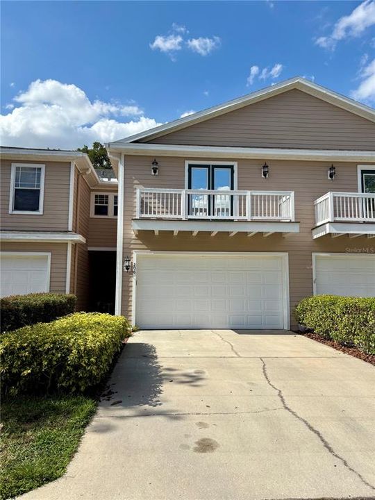 Vendido Recientemente: $325,000 (3 camas, 2 baños, 2310 Pies cuadrados)