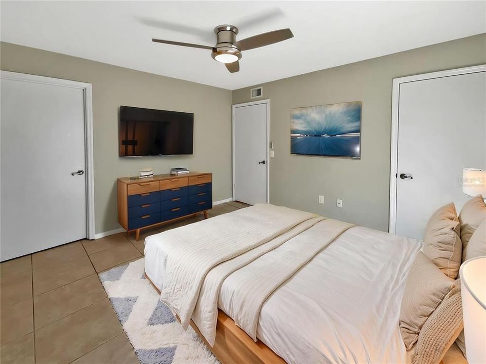 For Sale: $149,000 (2 beds, 2 baths, 1164 Square Feet)