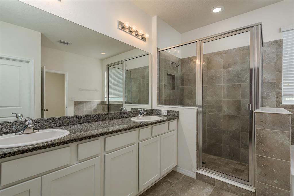 Active With Contract: $490,000 (4 beds, 3 baths, 2828 Square Feet)