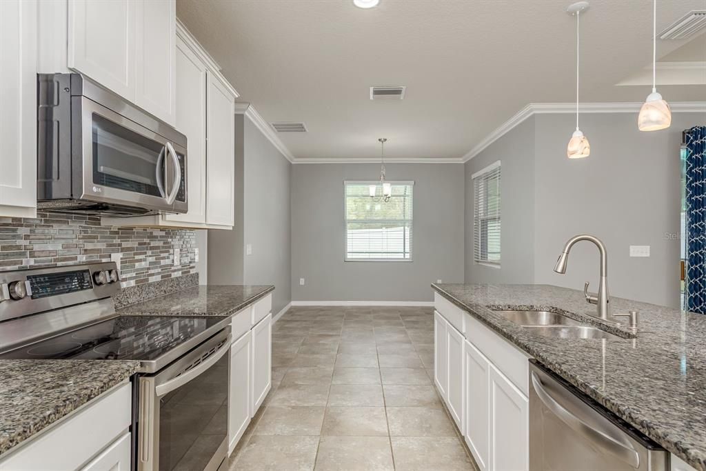 Active With Contract: $490,000 (4 beds, 3 baths, 2828 Square Feet)