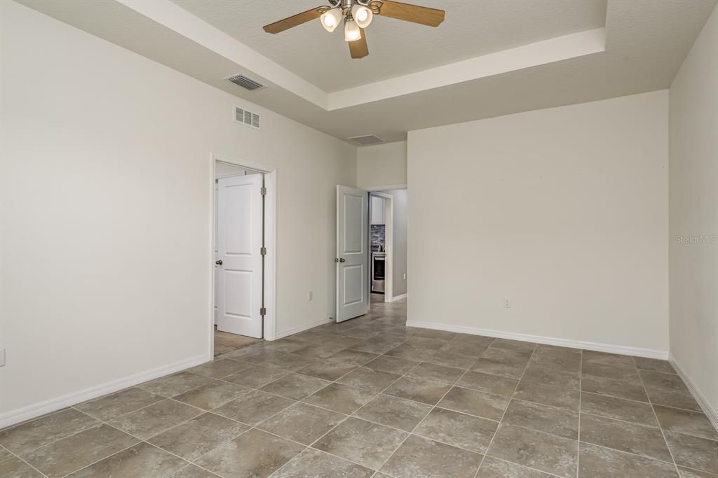 Active With Contract: $490,000 (4 beds, 3 baths, 2828 Square Feet)