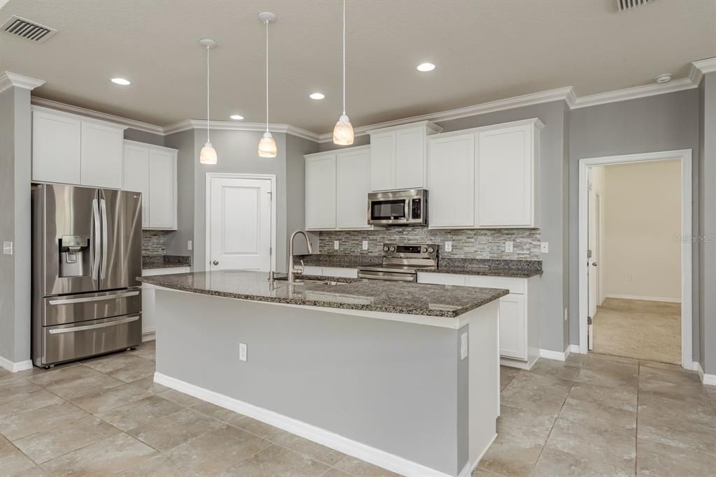 Active With Contract: $490,000 (4 beds, 3 baths, 2828 Square Feet)