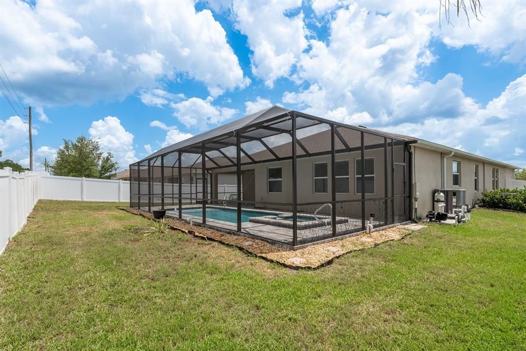 Active With Contract: $490,000 (4 beds, 3 baths, 2828 Square Feet)