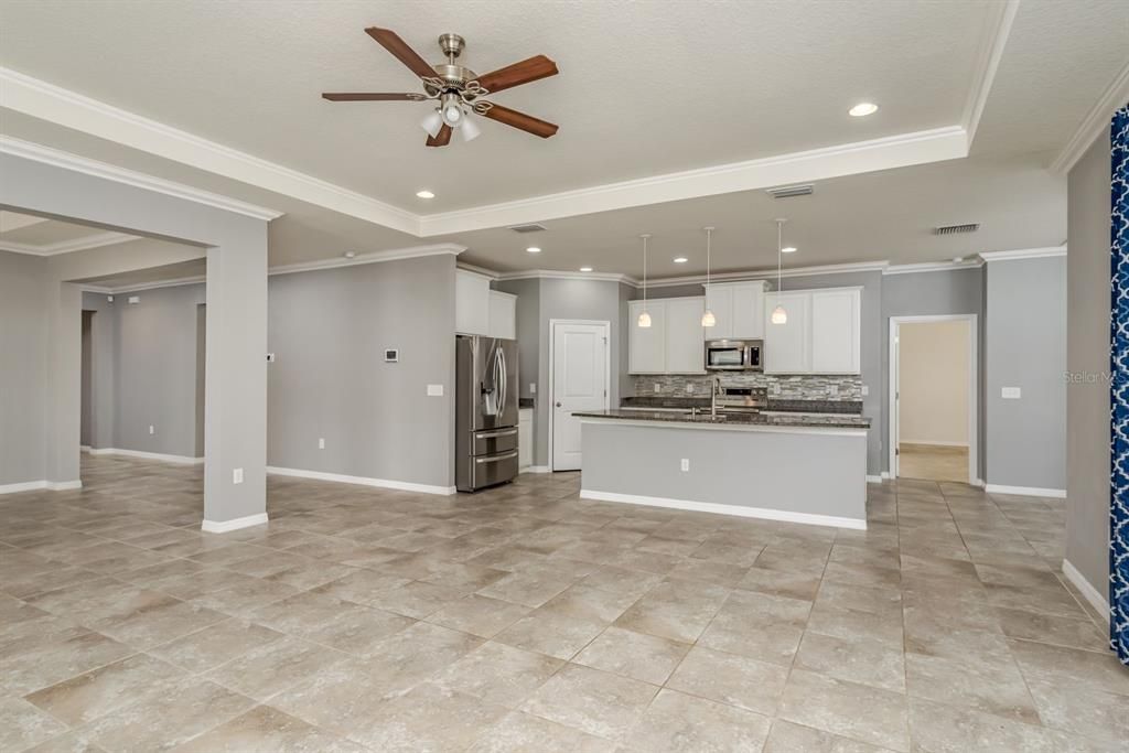 Active With Contract: $490,000 (4 beds, 3 baths, 2828 Square Feet)