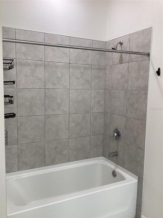 Activo con contrato: $289,900 (3 camas, 2 baños, 1558 Pies cuadrados)