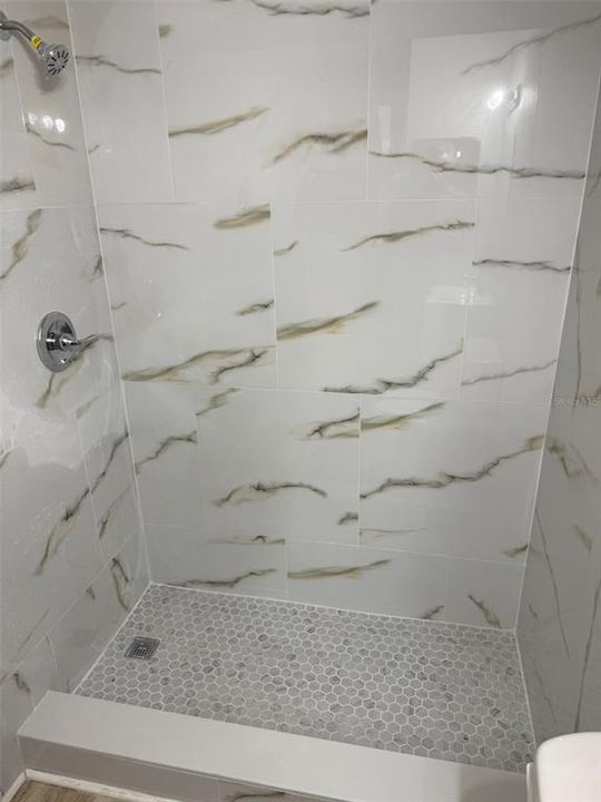 На продажу: $425,000 (6 спален, 0 ванн, 2440 Квадратных фут)