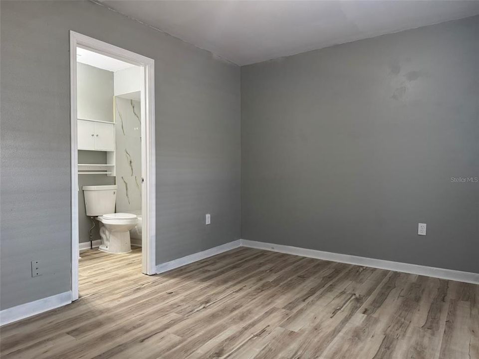 На продажу: $425,000 (6 спален, 0 ванн, 2440 Квадратных фут)