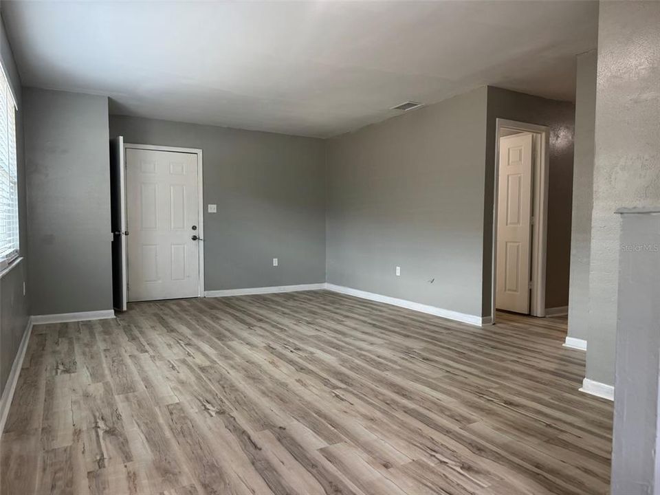 На продажу: $425,000 (6 спален, 0 ванн, 2440 Квадратных фут)