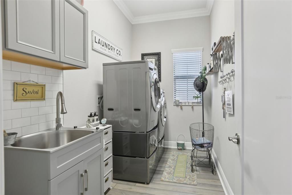 Active With Contract: $875,000 (5 beds, 4 baths, 3144 Square Feet)