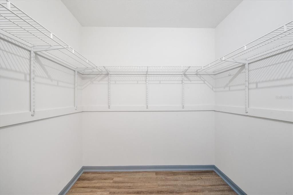 Activo con contrato: $285,000 (3 camas, 2 baños, 1749 Pies cuadrados)