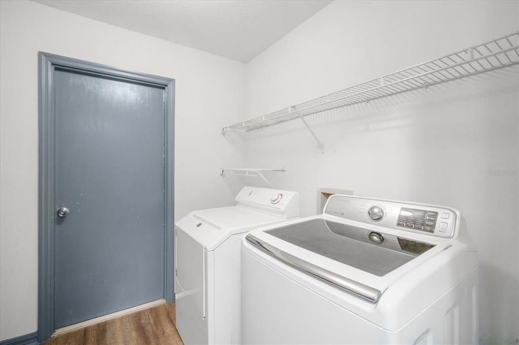 Activo con contrato: $285,000 (3 camas, 2 baños, 1749 Pies cuadrados)