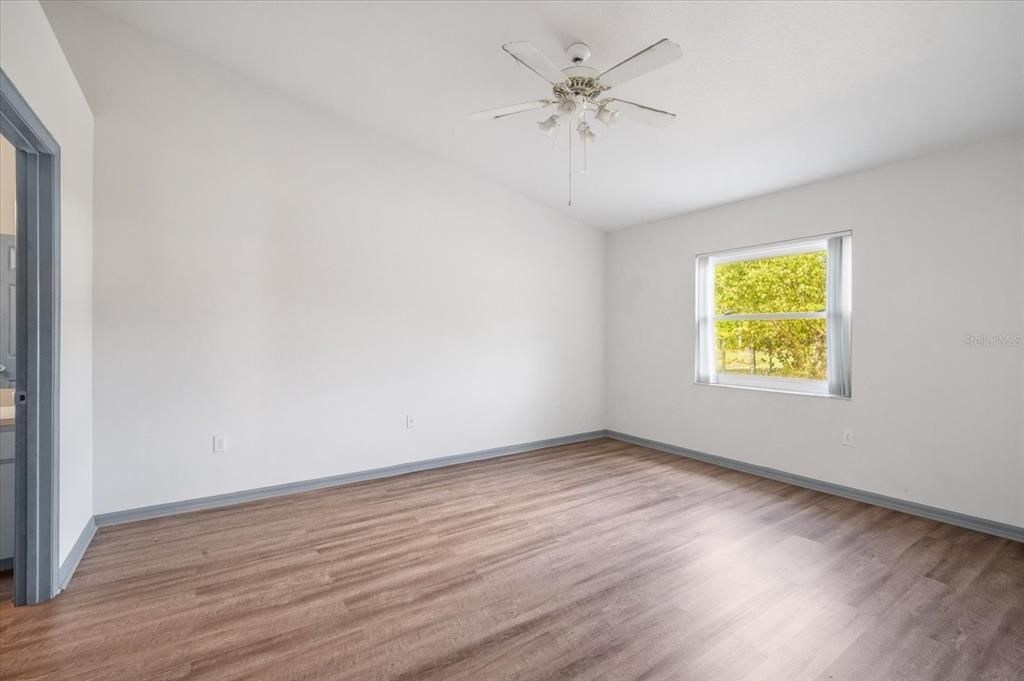 Activo con contrato: $285,000 (3 camas, 2 baños, 1749 Pies cuadrados)