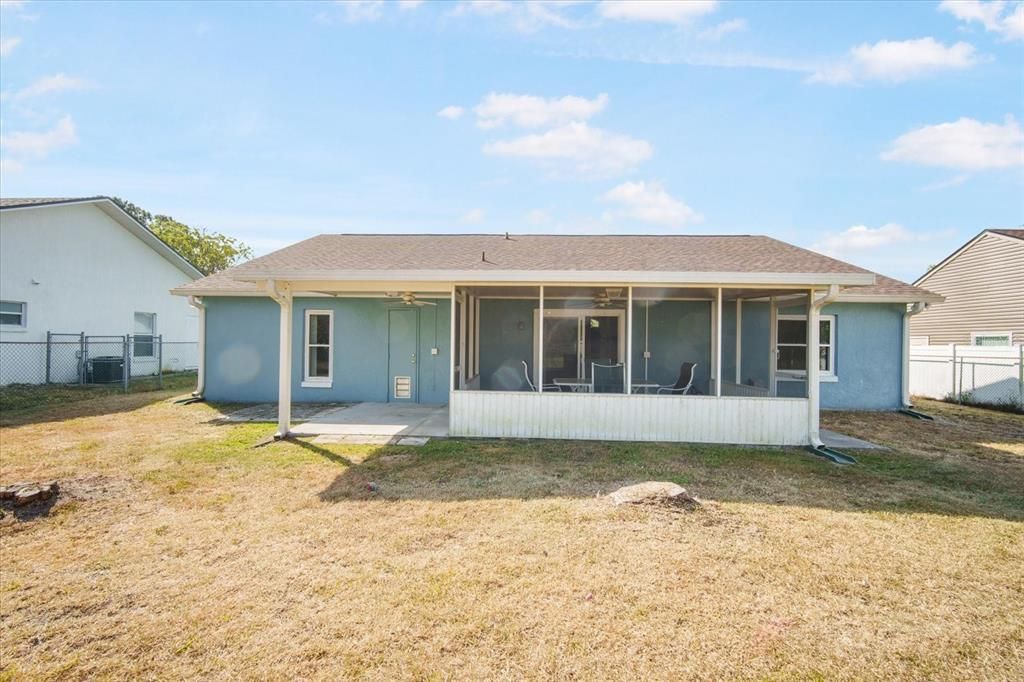 Activo con contrato: $285,000 (3 camas, 2 baños, 1749 Pies cuadrados)