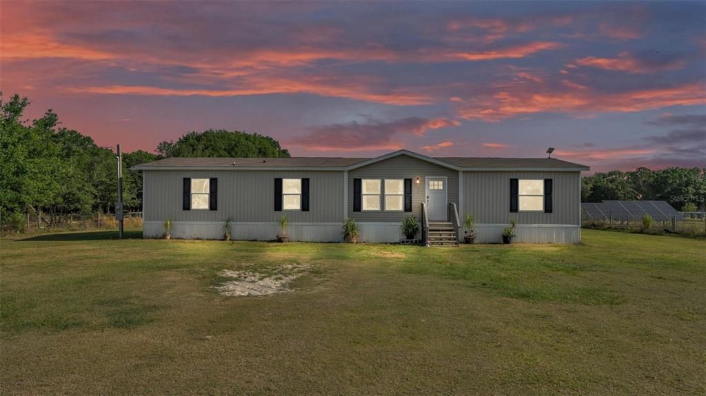 Vendido Recientemente: $354,999 (3 camas, 2 baños, 1904 Pies cuadrados)