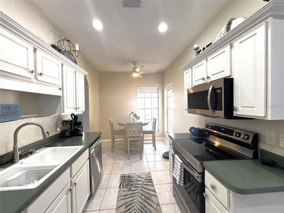 For Rent: $3,500 (2 beds, 2 baths, 1377 Square Feet)