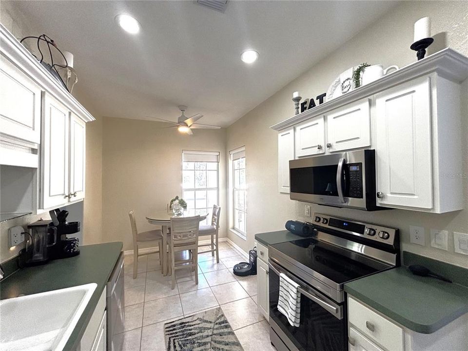 For Rent: $3,500 (2 beds, 2 baths, 1377 Square Feet)