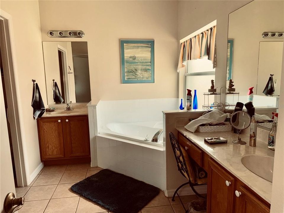 Active With Contract: $299,000 (2 beds, 2 baths, 1935 Square Feet)