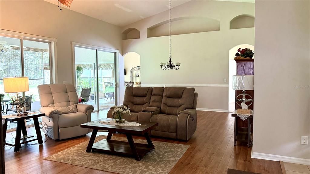 Active With Contract: $299,000 (2 beds, 2 baths, 1935 Square Feet)