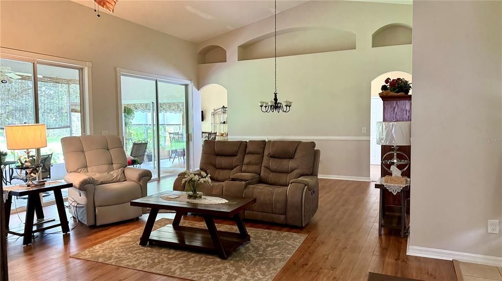 Active With Contract: $299,000 (2 beds, 2 baths, 1935 Square Feet)