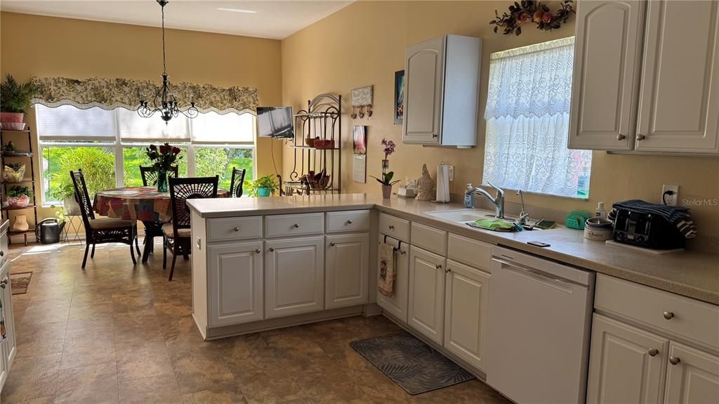 Active With Contract: $299,000 (2 beds, 2 baths, 1935 Square Feet)