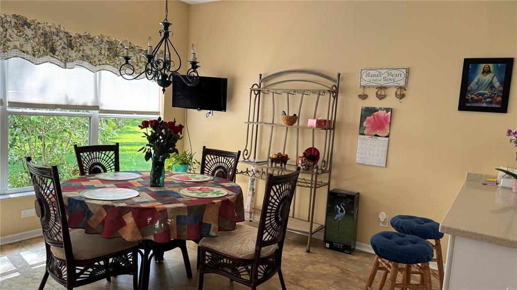 Active With Contract: $299,000 (2 beds, 2 baths, 1935 Square Feet)