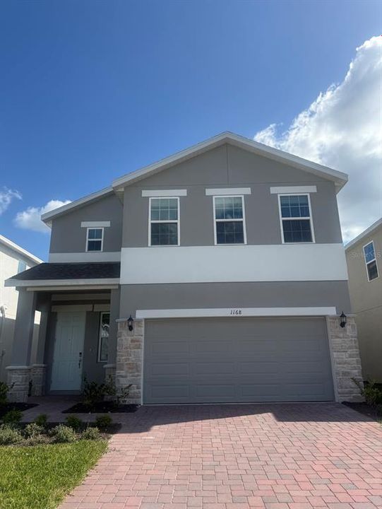 Vendido Recientemente: $404,990 (4 camas, 2 baños, 2257 Pies cuadrados)