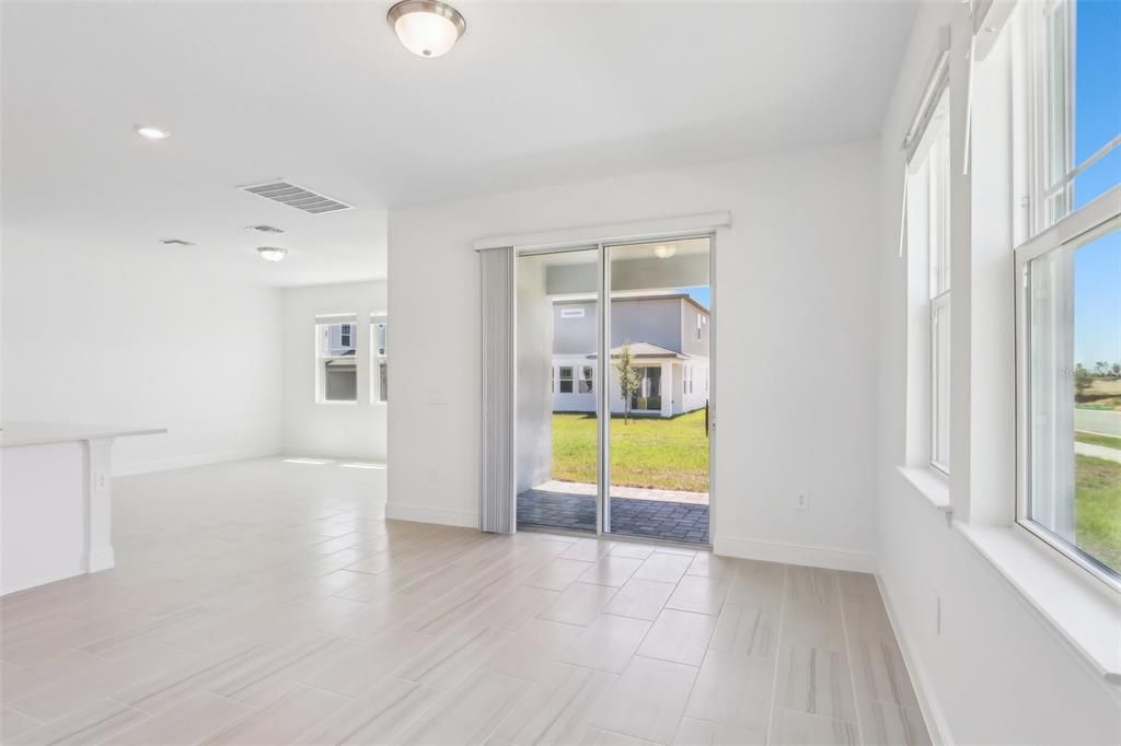 На продажу: $445,735 (4 спален, 2 ванн, 2054 Квадратных фут)