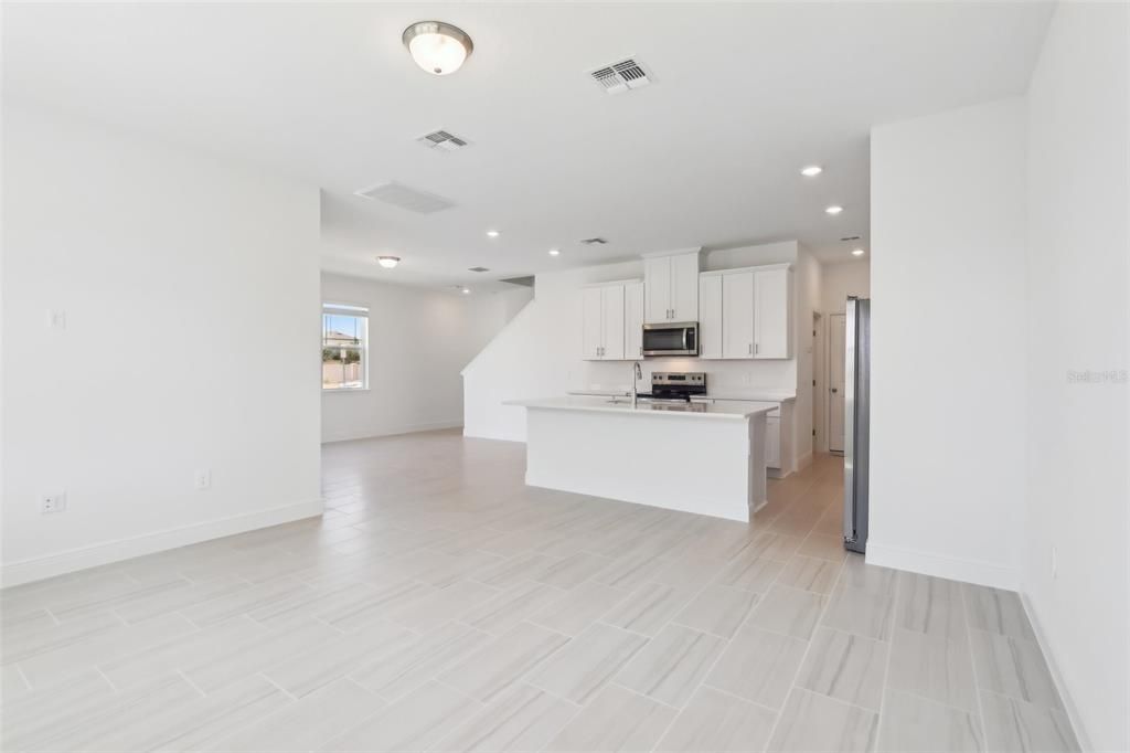 На продажу: $445,735 (4 спален, 2 ванн, 2054 Квадратных фут)