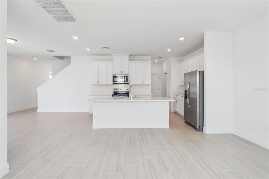 На продажу: $445,735 (4 спален, 2 ванн, 2054 Квадратных фут)