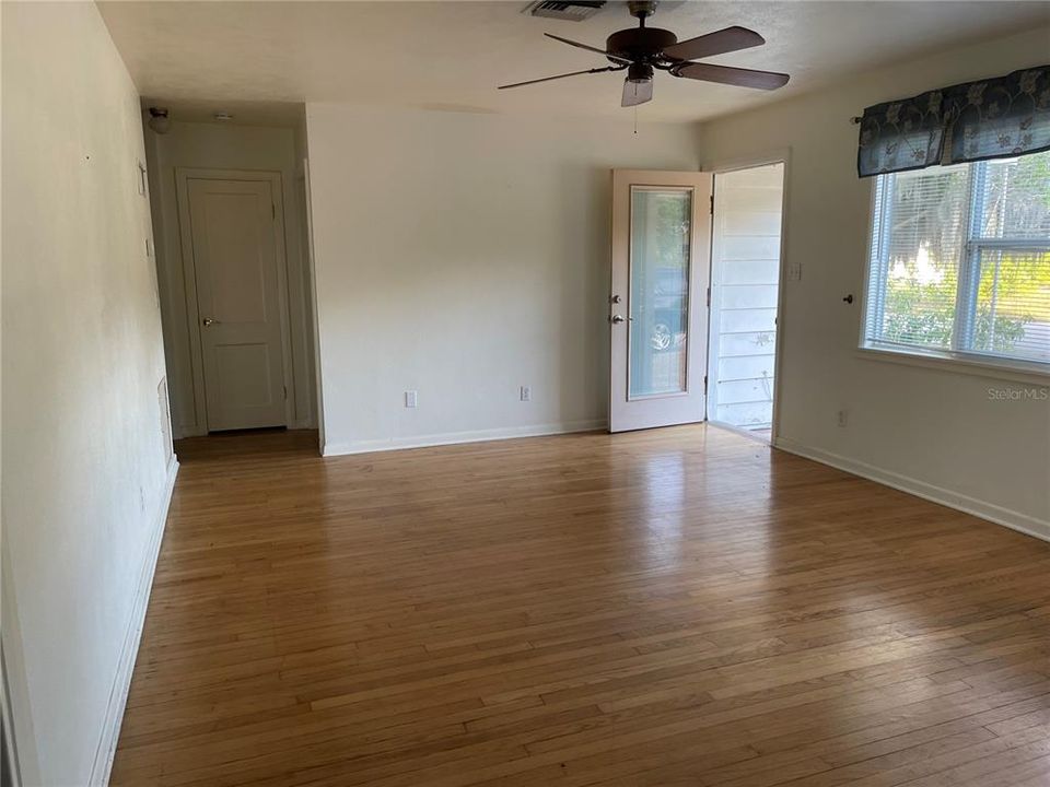 待售: $549,000 (3 贝兹, 0 浴室, 1494 平方英尺)