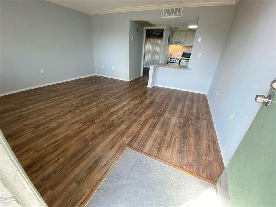 For Sale: $100,000 (1 beds, 1 baths, 496 Square Feet)