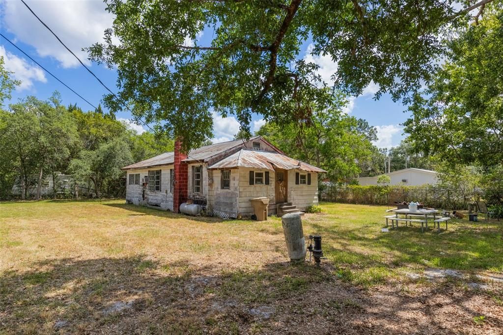 For Sale: $85,000 (2 beds, 1 baths, 1162 Square Feet)