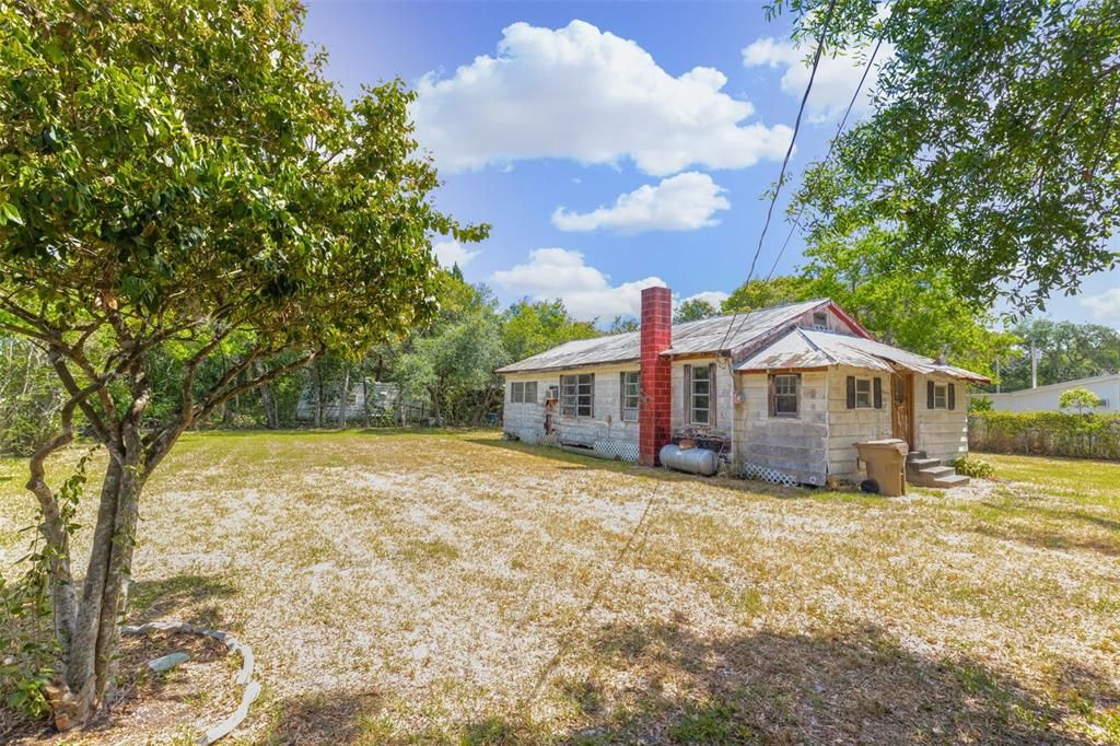 For Sale: $85,000 (2 beds, 1 baths, 1162 Square Feet)