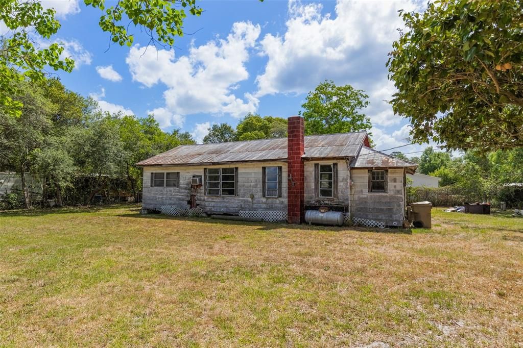 For Sale: $85,000 (2 beds, 1 baths, 1162 Square Feet)