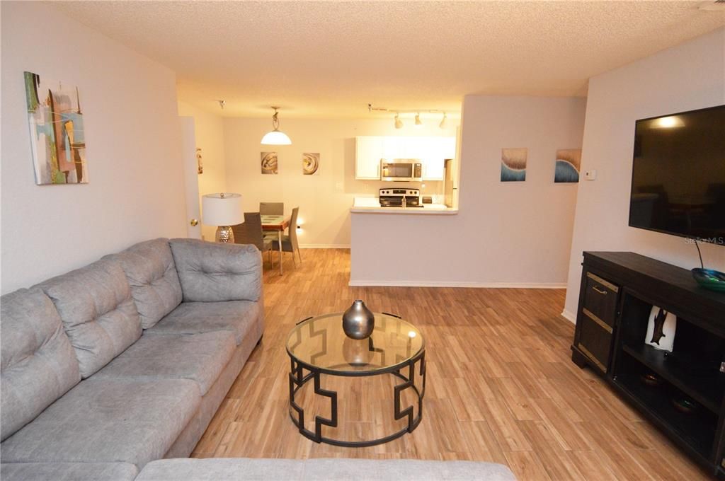 For Rent: $2,700 (2 beds, 2 baths, 1015 Square Feet)