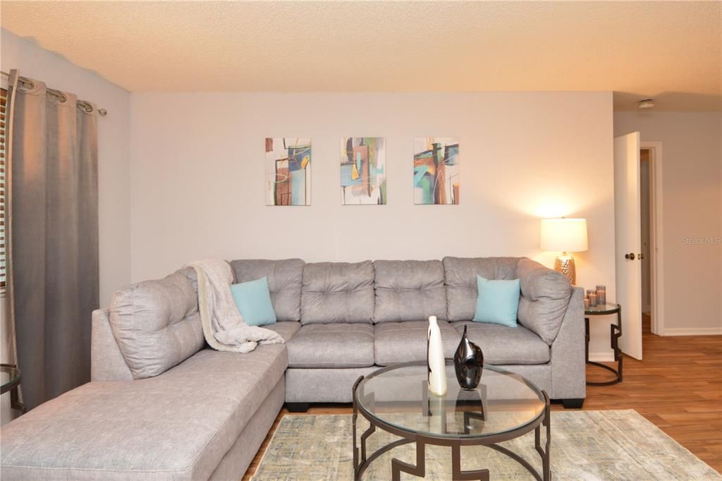 For Rent: $2,700 (2 beds, 2 baths, 1015 Square Feet)