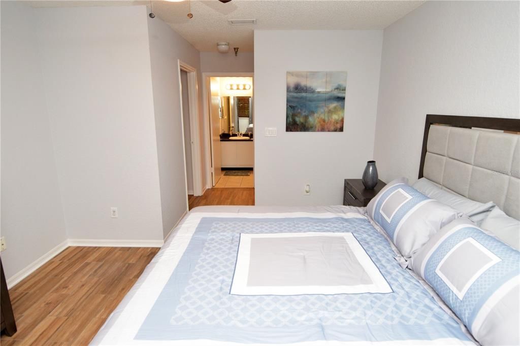 For Rent: $2,700 (2 beds, 2 baths, 1015 Square Feet)