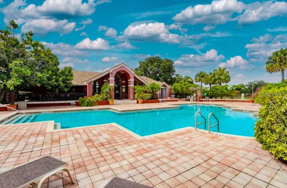 For Rent: $2,700 (2 beds, 2 baths, 1015 Square Feet)